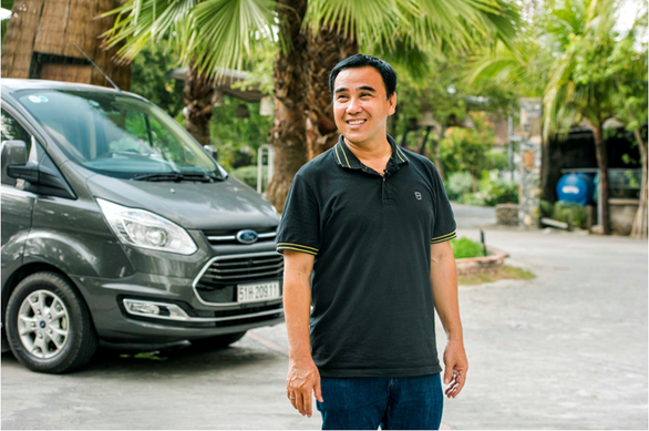 MC Quyền Linh: Không ngại di chuyển đường dài với chuyến xe hạnh phúc Ford Tourneo - Ảnh 1. MC Quyền Linh: Không ngại di chuyển đường dài với chuyến xe hạnh phúc Ford Tourneo - Ảnh 1.