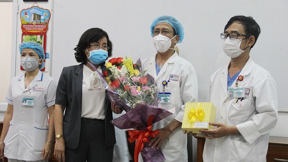 Chị Yến bỏ nhà bỏ cửa để chống dịch, giờ phải tổn thương vì chuyện khen thưởng - Ảnh 1. Chị Yến bỏ nhà bỏ cửa để chống dịch, giờ phải tổn thương vì chuyện khen thưởng - Ảnh 1.