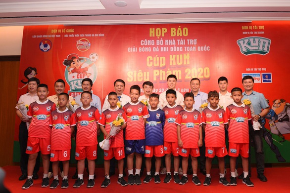 Cựu danh thủ Hồng Sơn: Nhiều người nói tôi phải làm HLV ở V-League hoặc đội tuyển - Ảnh 1. Cựu danh thủ Hồng Sơn: Nhiều người nói tôi phải làm HLV ở V-League hoặc đội tuyển - Ảnh 1.