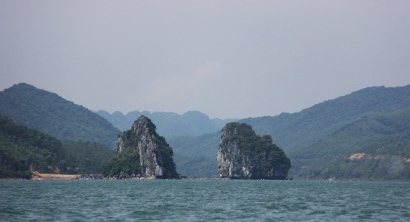 Những bãi cát trắng mịn như nhung trên xã đảo Minh Châu - Ảnh 1. Những bãi cát trắng mịn như nhung trên xã đảo Minh Châu - Ảnh 1.