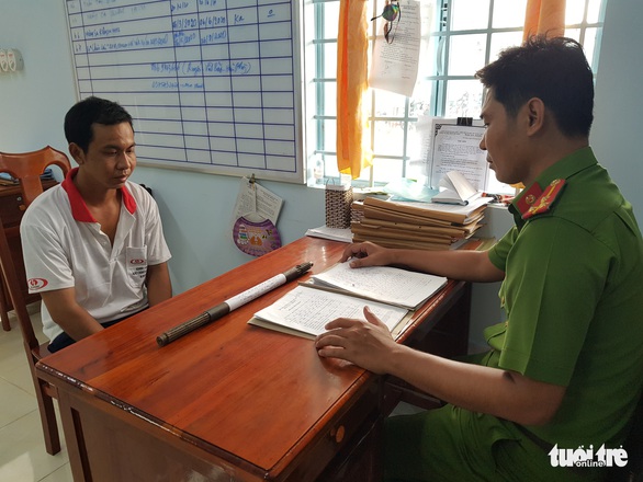 Nghi phạm đánh nứt sọ chủ tiệm photocopy để cướp đã ra đầu thú - Ảnh 1. Nghi phạm đánh nứt sọ chủ tiệm photocopy để cướp đã ra đầu thú - Ảnh 1.