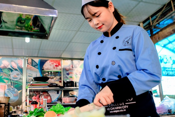 Tư vấn tuyển sinh lớp 10: 15 tuổi nhập học hệ trung cấp được hay không? - Ảnh 1. Tư vấn tuyển sinh lớp 10: 15 tuổi nhập học hệ trung cấp được hay không? - Ảnh 1.