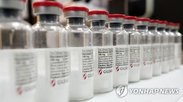 Hàn Quốc chính thức dùng thuốc remdesivir điều trị COVID-19 - Ảnh 1.