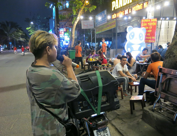 Giám đốc Sở Tài nguyên và môi trường TP.HCM: Khó xử lý tiếng ồn loa kẹo kéo - Ảnh 1. Giám đốc Sở Tài nguyên và môi trường TP.HCM: Khó xử lý tiếng ồn loa kẹo kéo - Ảnh 1.