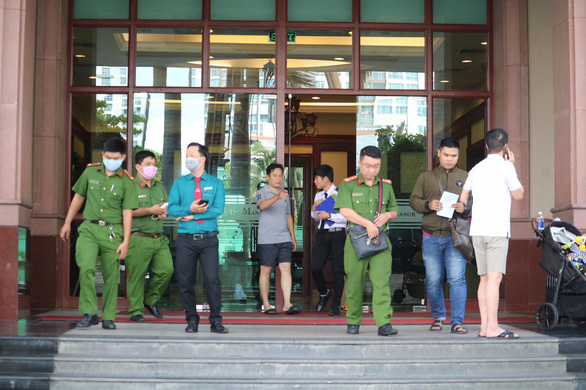 Khám xét nơi ở, nơi làm việc của ông Trần Vĩnh Tuyến, Trần Trọng Tuấn - Ảnh 6. Khám xét nơi ở, nơi làm việc của ông Trần Vĩnh Tuyến, Trần Trọng Tuấn - Ảnh 6.