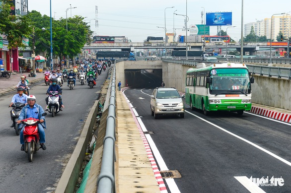 TP.HCM thông xe nhánh N2 hầm chui An Sương để giảm ùn tắc cửa ngõ Tây Bắc - Ảnh 4. TP.HCM thông xe nhánh N2 hầm chui An Sương để giảm ùn tắc cửa ngõ Tây Bắc - Ảnh 4.