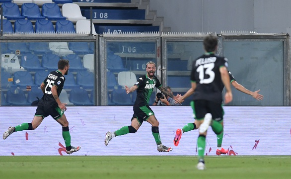 Ronaldo tịt ngòi, Juventus đánh rơi chiến thắng trước Sassuolo dù dẫn trước 2-0 - Ảnh 2. Ronaldo tịt ngòi, Juventus đánh rơi chiến thắng trước Sassuolo dù dẫn trước 2-0 - Ảnh 2.