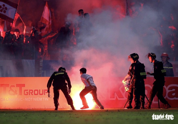 Hà Nội FC không muốn năm thứ 4 liên tiếp phải nộp phạt vì CĐV Hải Phòng - Ảnh 2. Hà Nội FC không muốn năm thứ 4 liên tiếp phải nộp phạt vì CĐV Hải Phòng - Ảnh 2.