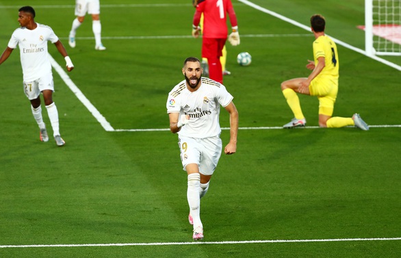 Benzema lập cú đúp đưa Real Madrid lên ngôi vô địch La Liga - Ảnh 2. Benzema lập cú đúp đưa Real Madrid lên ngôi vô địch La Liga - Ảnh 2.