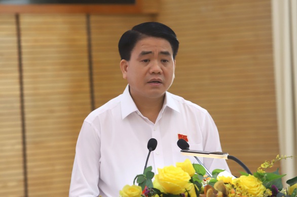 Chủ tịch Hà Nội đồng cảm với người dân sống quanh bãi rác Nam Sơn - Ảnh 1. Chủ tịch Hà Nội đồng cảm với người dân sống quanh bãi rác Nam Sơn - Ảnh 1.