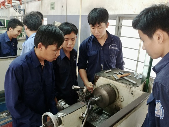 Tài trợ học bổng cho học sinh học nghề - Ảnh 1. Tài trợ học bổng cho học sinh học nghề - Ảnh 1.