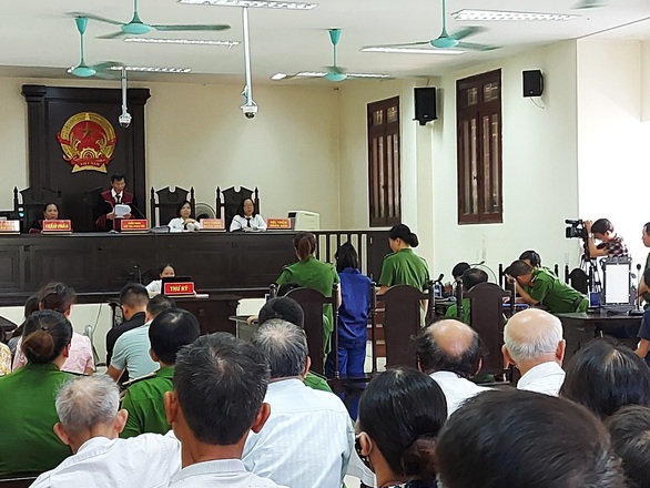 Tuyên tử hình bị cáo bỏ xyanua vào trà sữa gây chết người - Ảnh 2. Tuyên tử hình bị cáo bỏ xyanua vào trà sữa gây chết người - Ảnh 2.