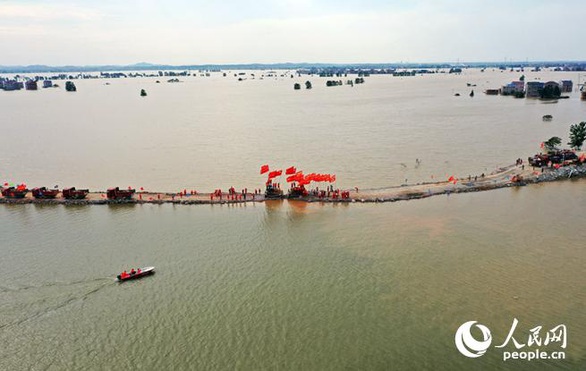 Nước lũ lớn kinh hoàng đổ về đập Tam Hiệp, vượt cảnh báo 15 mét - Ảnh 6. Nước lũ lớn kinh hoàng đổ về đập Tam Hiệp, vượt cảnh báo 15 mét - Ảnh 6.