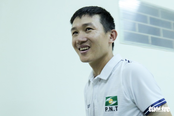 HLV trưởng vắng mặt trong ngày SLNA để thua ngược Viettel - Ảnh 2. HLV trưởng vắng mặt trong ngày SLNA để thua ngược Viettel - Ảnh 2.