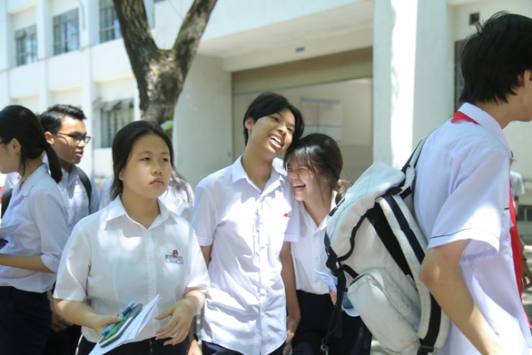 Đề thi Toán lớp 10 Đà Nẵng dài và khó đạt điểm tối đa - Ảnh 6. Đề thi Toán lớp 10 Đà Nẵng dài và khó đạt điểm tối đa - Ảnh 6.