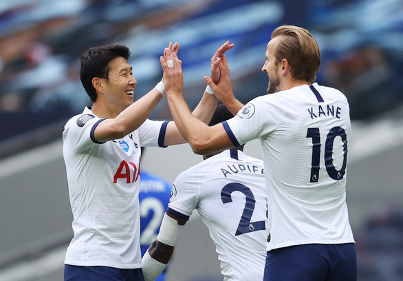 Thảm bại trước Tottenham, Leicester gặp khó trong cuộc đua vào tốp 4 - Ảnh 1. Thảm bại trước Tottenham, Leicester gặp khó trong cuộc đua vào tốp 4 - Ảnh 1.