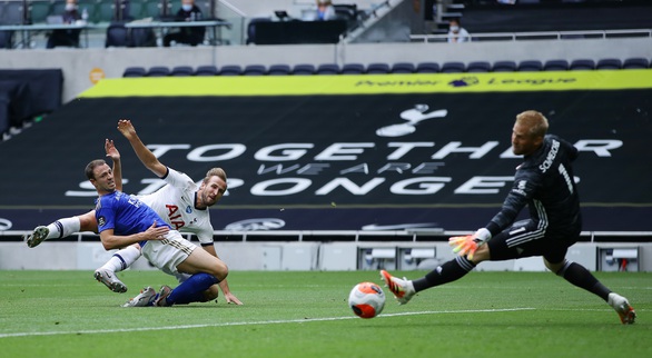 Thảm bại trước Tottenham, Leicester gặp khó trong cuộc đua vào tốp 4 - Ảnh 2. Thảm bại trước Tottenham, Leicester gặp khó trong cuộc đua vào tốp 4 - Ảnh 2.
