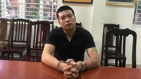 Khởi tố bị can vờ mua rồi cướp vàng bỏ chạy, đâm người - Ảnh 1. Khởi tố bị can vờ mua rồi cướp vàng bỏ chạy, đâm người - Ảnh 1.