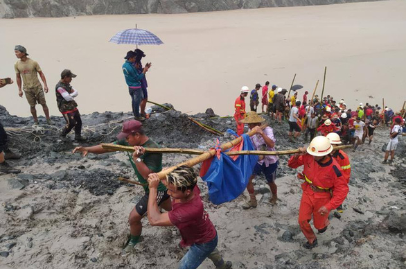 Sạt lở mỏ ngọc bích ở Myanmar, 113 người chết - Ảnh 4. Sạt lở mỏ ngọc bích ở Myanmar, 113 người chết - Ảnh 4.