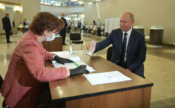 Dân Nga đồng ý sửa hiến pháp, mở đường để ông Putin làm tổng thống đến 2036 - Ảnh 1.