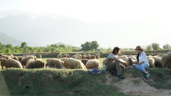 Dịch COVID-19: Đoàn phim hoạt động như doanh trại quân đội, ngưng casting - Ảnh 4. Dịch COVID-19: Đoàn phim hoạt động như doanh trại quân đội, ngưng casting - Ảnh 4.