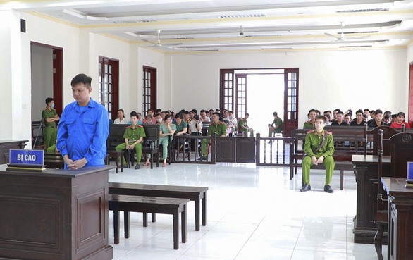 Lên TP.HCM mua ma túy đem về quê bán, lãnh 15 năm tù - Ảnh 1. Lên TP.HCM mua ma túy đem về quê bán, lãnh 15 năm tù - Ảnh 1.