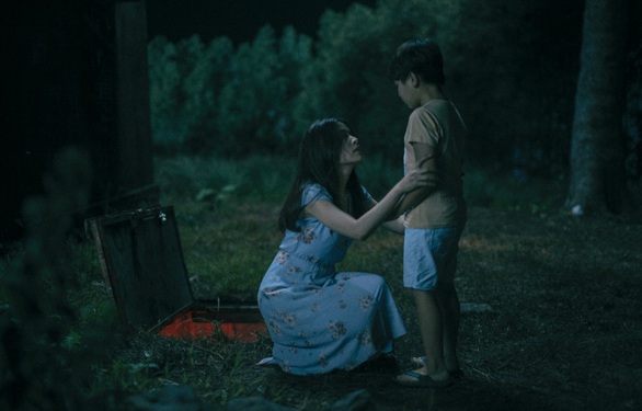 Hoàng Thùy Linh - Mẹ đơn thân, nghi phạm giết người trong Trái tim quái vật - Ảnh 3. Hoàng Thùy Linh - Mẹ đơn thân, nghi phạm giết người trong Trái tim quái vật - Ảnh 3.