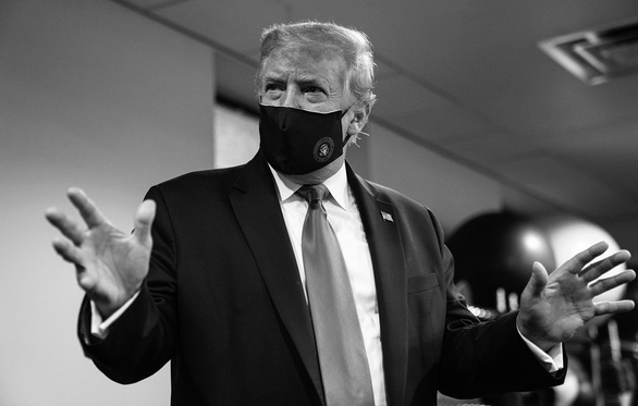 Ông Trump đăng ảnh đeo khẩu trang, nói không ai yêu nước hơn tôi - Ảnh 1. Ông Trump đăng ảnh đeo khẩu trang, nói không ai yêu nước hơn tôi - Ảnh 1.