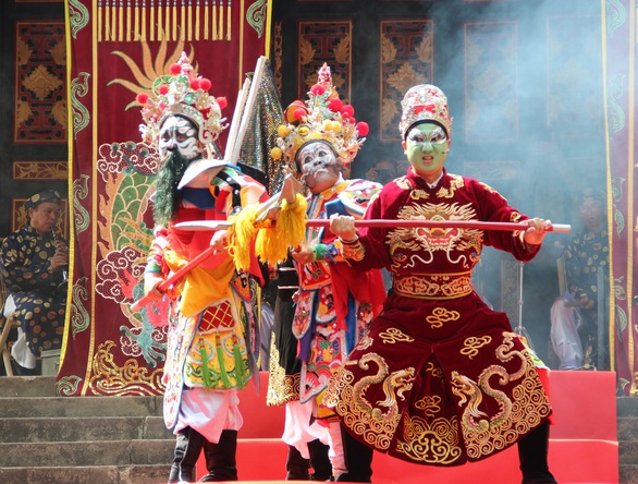 Thêm cơ hội để hát bội đến gần khán giả - Ảnh 4. Thêm cơ hội để hát bội đến gần khán giả - Ảnh 4.