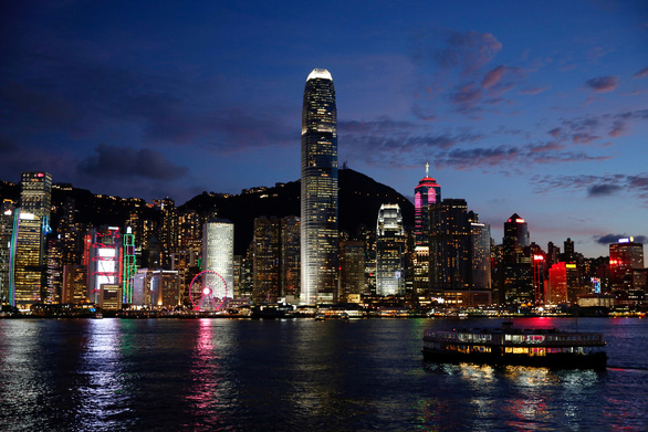 Trung Quốc đe dọa không chấp nhận hộ chiếu do Anh cấp cho người Hong Kong - Ảnh 1.