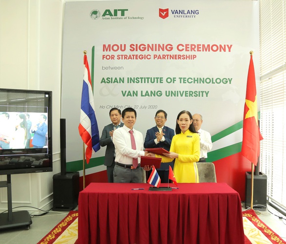 Đại học Văn Lang hợp tác chiến lược với Viện Công nghệ châu Á (AIT) - Ảnh 1. Đại học Văn Lang hợp tác chiến lược với Viện Công nghệ châu Á (AIT) - Ảnh 1.