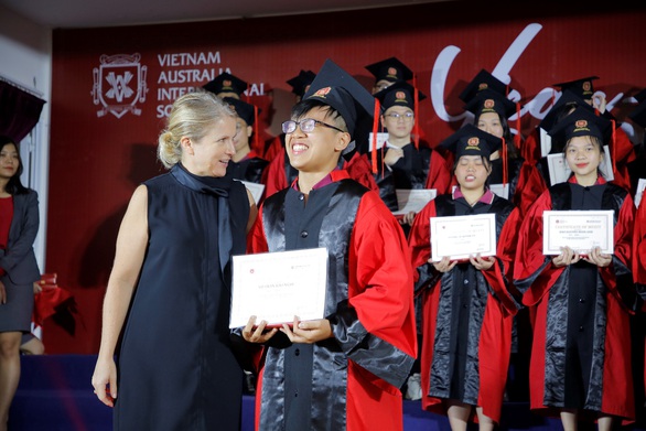 14 học sinh VAS đoạt học bổng du học tại Mỹ, Anh và Hà Lan - Ảnh 1. 14 học sinh VAS đoạt học bổng du học tại Mỹ, Anh và Hà Lan - Ảnh 1.