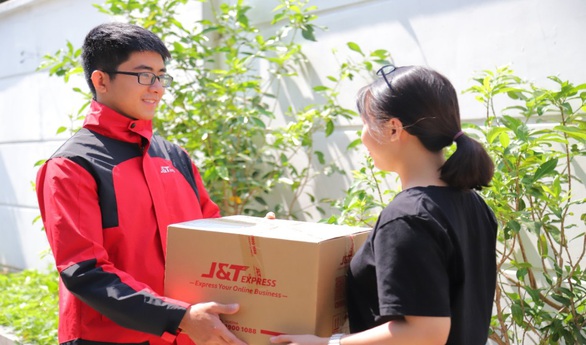 Chuyển phát nhanh J&T Express bắt tay cùng TrustSales - Ảnh 3. Chuyển phát nhanh J&T Express bắt tay cùng TrustSales - Ảnh 3.