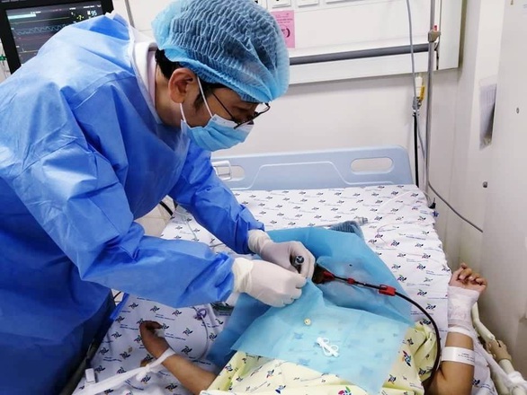 Cứu sống ngoạn mục bé gái khiếm thính, động kinh và suy thận giai đoạn cuối - Ảnh 1. Cứu sống ngoạn mục bé gái khiếm thính, động kinh và suy thận giai đoạn cuối - Ảnh 1.