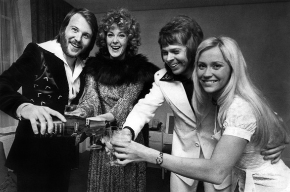 Nhóm nhạc ABBA quay trở lại và phát hành bài hát vào năm tới - Ảnh 5.