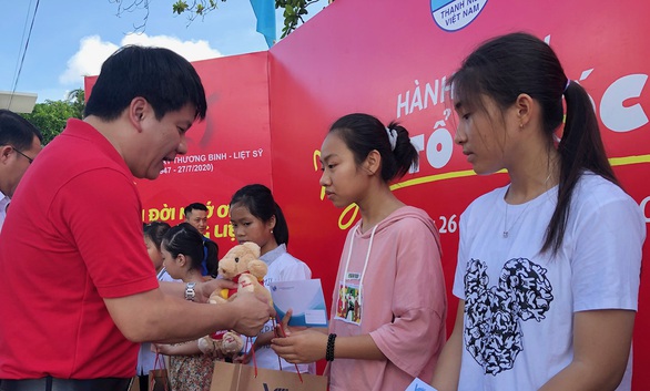 Vietjet cùng hành trình Tôi yêu Tổ quốc tôi tới Côn Đảo - Ảnh 2. Vietjet cùng hành trình Tôi yêu Tổ quốc tôi tới Côn Đảo - Ảnh 2.