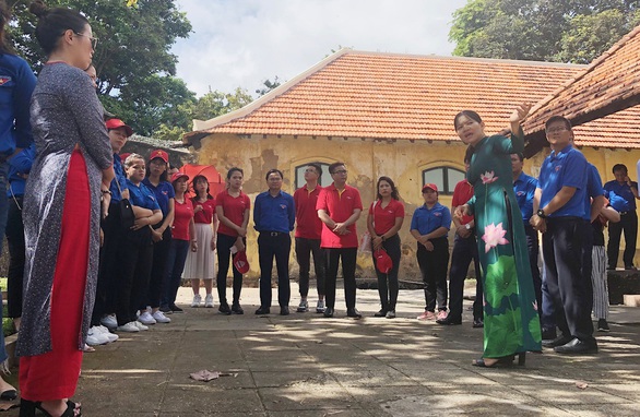 Vietjet cùng hành trình Tôi yêu Tổ quốc tôi tới Côn Đảo - Ảnh 3. Vietjet cùng hành trình Tôi yêu Tổ quốc tôi tới Côn Đảo - Ảnh 3.