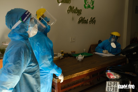 Điều tra dịch tễ, khử trùng khu vực nhà bệnh nhân người Đà Nẵng thứ hai nhiễm virus corona - Ảnh 3. Điều tra dịch tễ, khử trùng khu vực nhà bệnh nhân người Đà Nẵng thứ hai nhiễm virus corona - Ảnh 3.