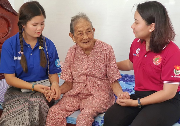 Bí thư thứ nhất Trung ương Đoàn, hoa hậu HHen Niê thăm cựu TNXP, gia đình chính sách - Ảnh 6. Bí thư thứ nhất Trung ương Đoàn, hoa hậu HHen Niê thăm cựu TNXP, gia đình chính sách - Ảnh 6.