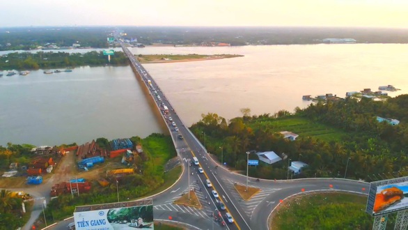 Yêu cầu làm rõ đầu tư vốn ngân sách cầu Rạch Miễu 2 - Ảnh 2. Yêu cầu làm rõ đầu tư vốn ngân sách cầu Rạch Miễu 2 - Ảnh 2.