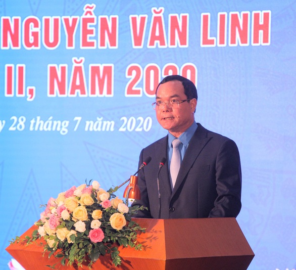 10 cán bộ công đoàn xuất sắc được tặng Giải thưởng Nguyễn Văn Linh - Ảnh 2. 10 cán bộ công đoàn xuất sắc được tặng Giải thưởng Nguyễn Văn Linh - Ảnh 2.