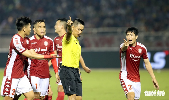Kỷ luật 4 trọng tài trận CLB TP.HCM - Hà Nội FC - Ảnh 1. Kỷ luật 4 trọng tài trận CLB TP.HCM - Hà Nội FC - Ảnh 1.