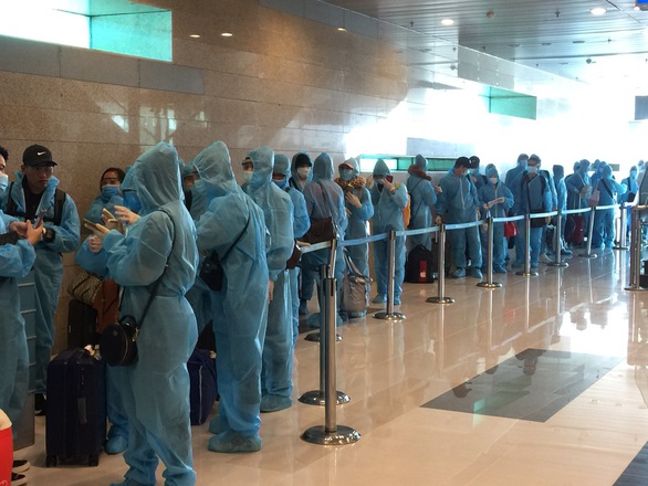 Cần Thơ đón 2 chuyến bay chở công dân từ Brunei và Indonesia về nước - Ảnh 2. Cần Thơ đón 2 chuyến bay chở công dân từ Brunei và Indonesia về nước - Ảnh 2.