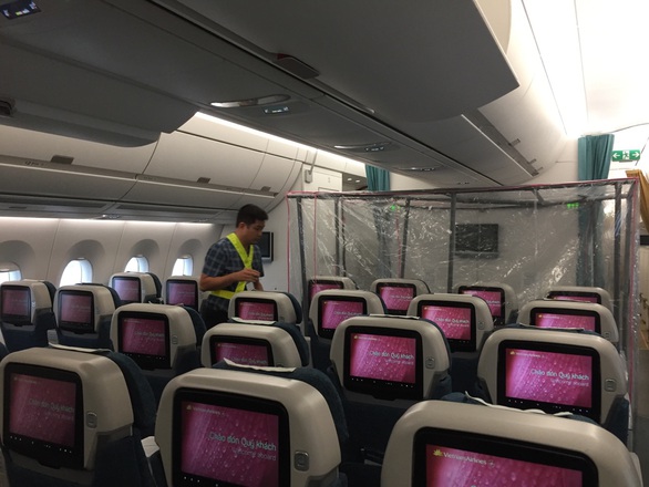 Buồng áp lực dương lọc virus trên chuyến bay đến Guinea Xích đạo - Ảnh 2. Buồng áp lực dương lọc virus trên chuyến bay đến Guinea Xích đạo - Ảnh 2.