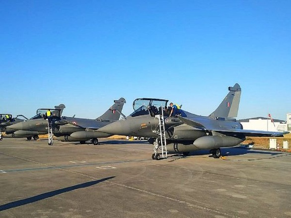 Lấy về 5 trong 36 chiếc Rafale đặt mua, Ấn Độ nhắn nhe ngay với Trung Quốc - Ảnh 1. Lấy về 5 trong 36 chiếc Rafale đặt mua, Ấn Độ nhắn nhe ngay với Trung Quốc - Ảnh 1.