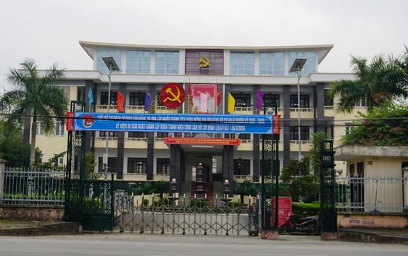 Cách chức nguyên bí thư, nguyên phó bí thư huyện vì món nợ hơn 50 tỉ của huyện - Ảnh 1. Cách chức nguyên bí thư, nguyên phó bí thư huyện vì món nợ hơn 50 tỉ của huyện - Ảnh 1.