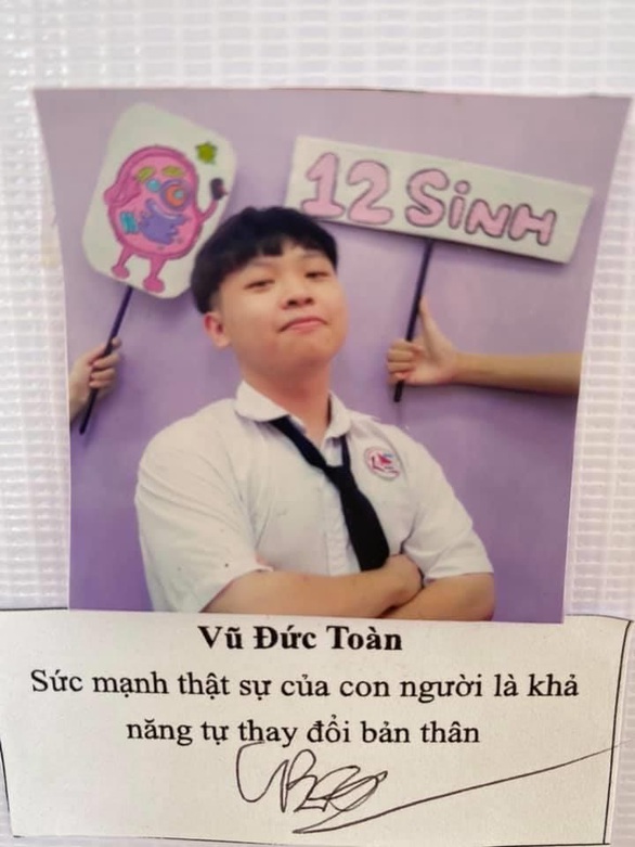 Kỷ yếu chụp như ảnh thẻ vẫn nhận ngàn tim vì các câu nói dễ thương - Ảnh 7. Kỷ yếu chụp như ảnh thẻ vẫn nhận ngàn tim vì các câu nói dễ thương - Ảnh 7.