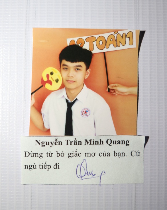 Kỷ yếu chụp như ảnh thẻ vẫn nhận ngàn tim vì các câu nói dễ thương - Ảnh 11. Kỷ yếu chụp như ảnh thẻ vẫn nhận ngàn tim vì các câu nói dễ thương - Ảnh 11.
