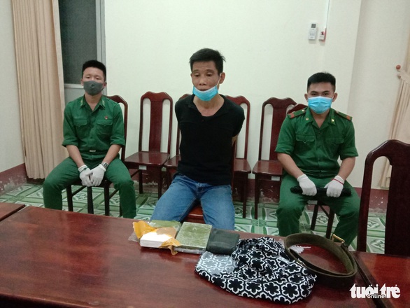 Bắt 2 nghi phạm nghi chuyển heroin và ma túy đá qua ngõ Campuchia - Ảnh 1. Bắt 2 nghi phạm nghi chuyển heroin và ma túy đá qua ngõ Campuchia - Ảnh 1.