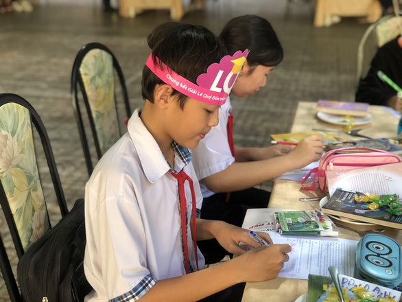 Tiệc sách trong đề thi văn - Ảnh 2. Tiệc sách trong đề thi văn - Ảnh 2.